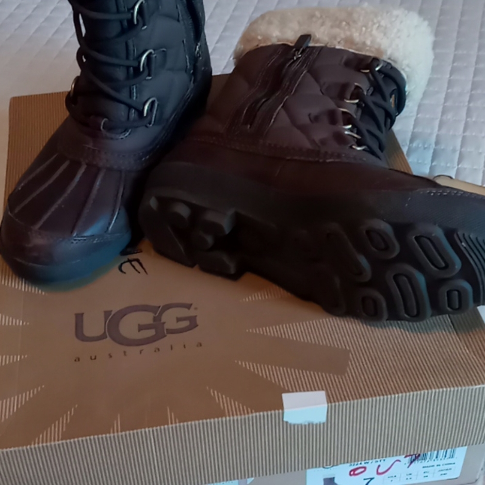 Ugg boots size 7 great condition